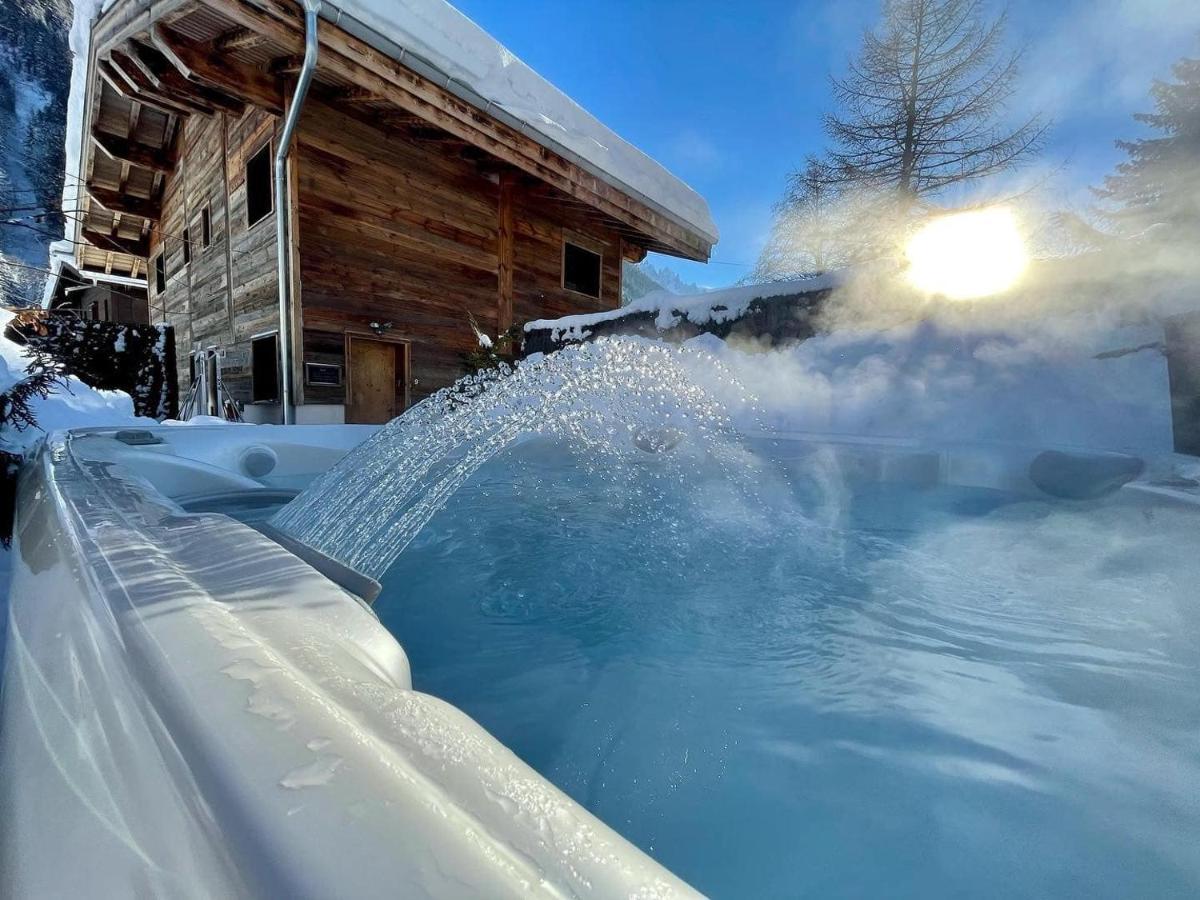 Chalet Le Petit Nicolas, Jacuzzi, Vue Mont Blanc Шамони Екстериор снимка