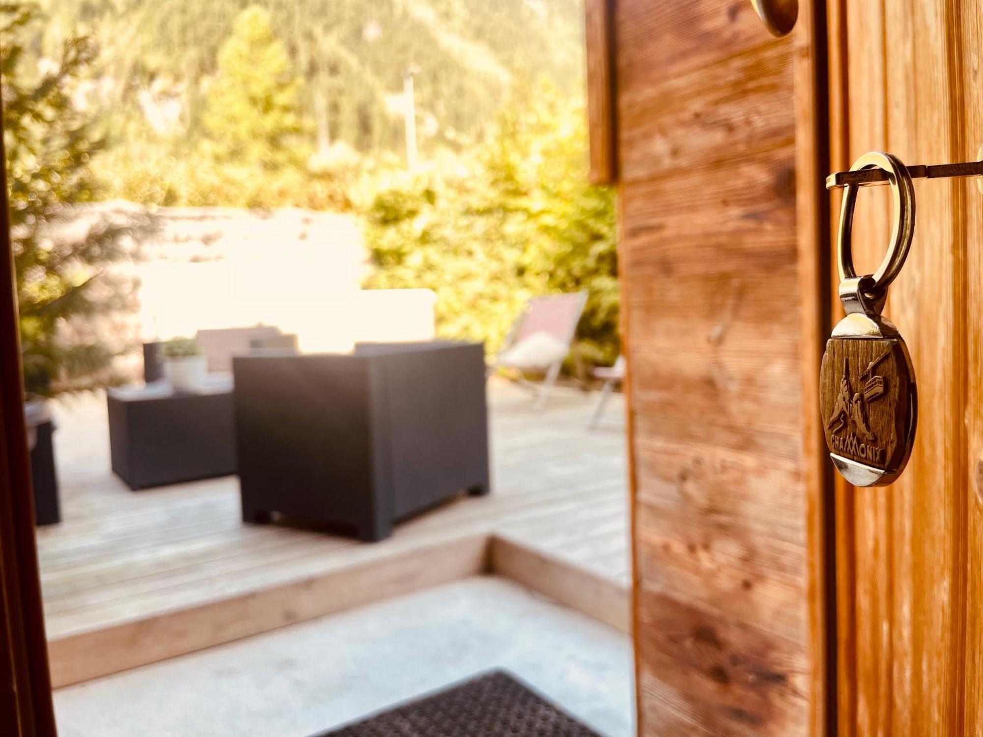 Chalet Le Petit Nicolas, Jacuzzi, Vue Mont Blanc Шамони Екстериор снимка